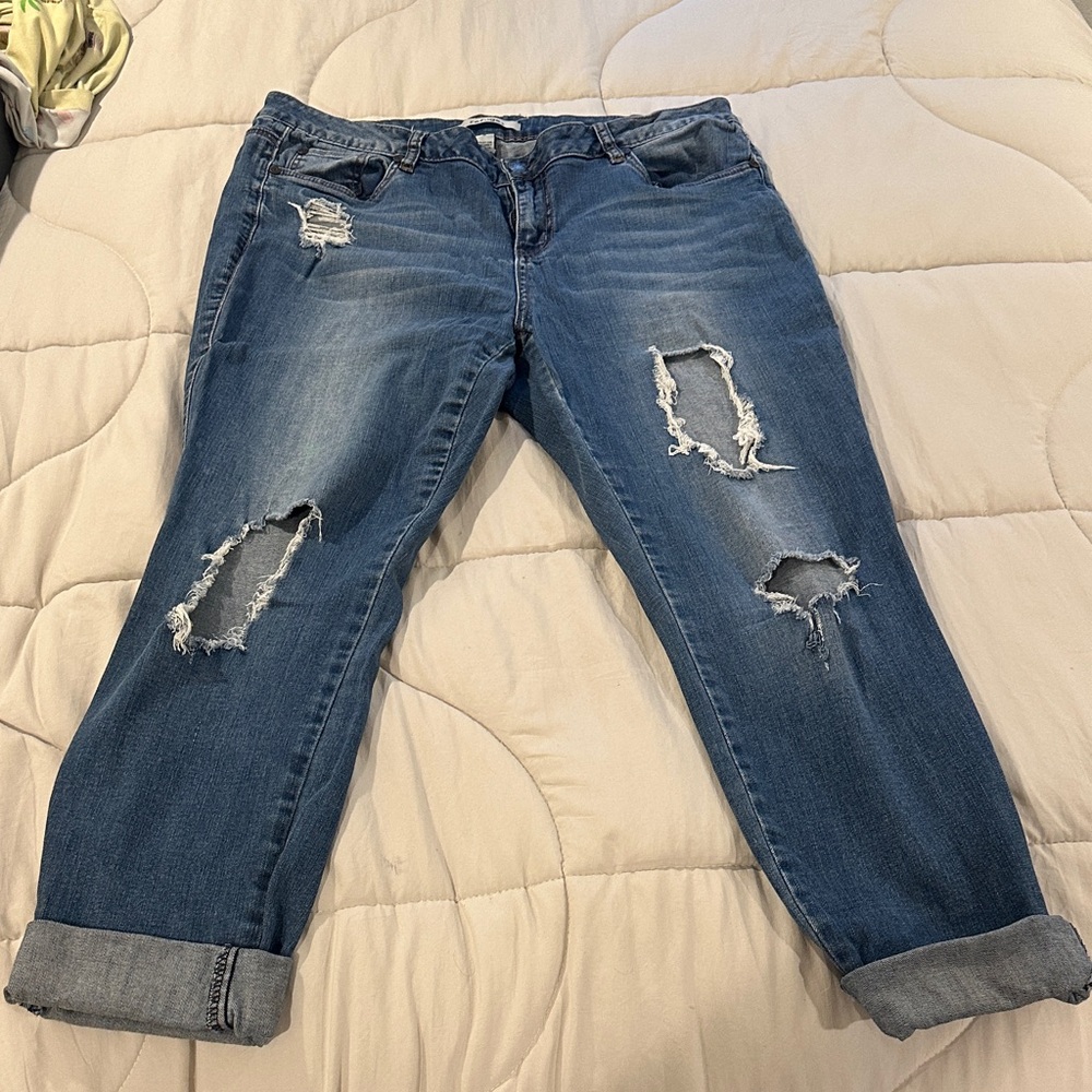 Refuge Distressed Boyfriend Jeans in Blue